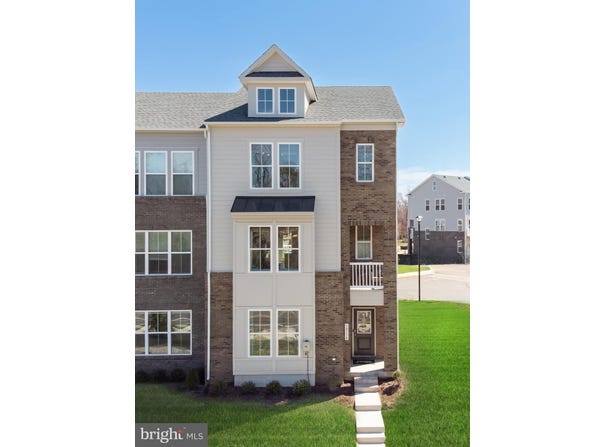 10150 QUEENS Way, MANASSAS, VA 20110