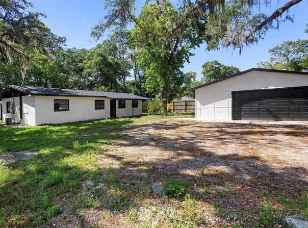 2225 E WELCH ROAD, APOPKA, FL 32712