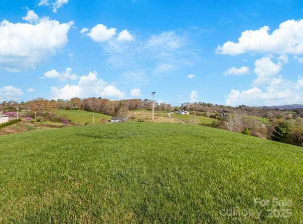 99999 Sprouse Town Road, Weaverville, NC 28787