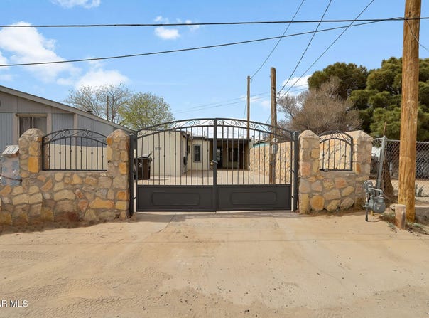 119 Calle Obregon, Sunland Park, NM 88063