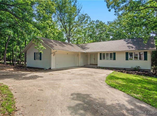 19 Crocker Court, Four Seasons, MO 65049