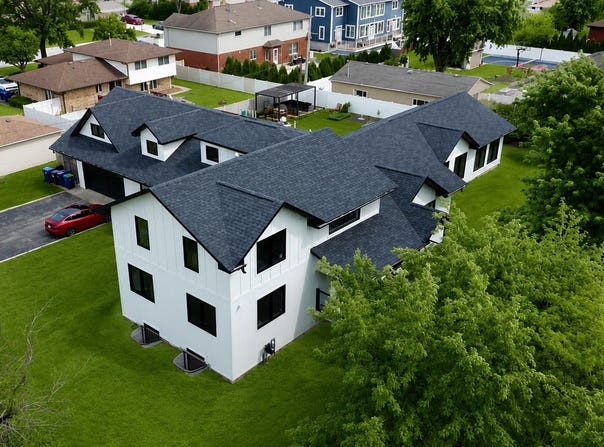 8501 S 84th Avenue, Hickory Hills, IL 60457