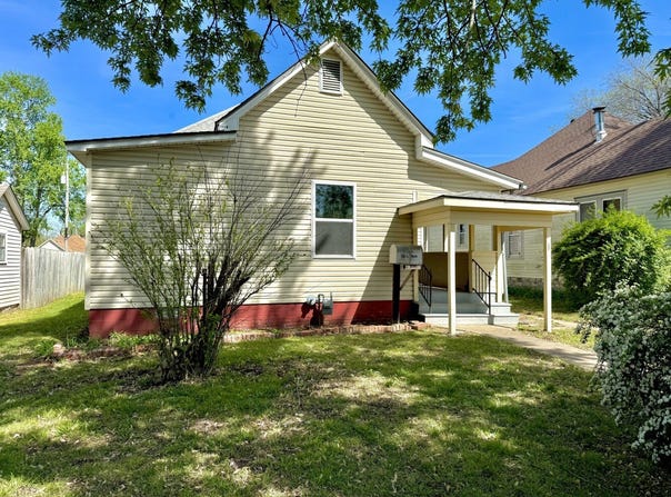 412 S Malcolm Ave, Chanute, KS 66720