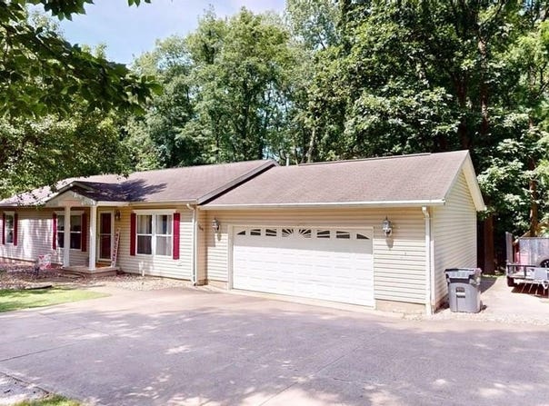 566 Lake Shore Drive, Willard, OH 44890