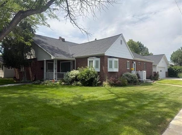 612 Oregon Ave, Lovell, WY 82431