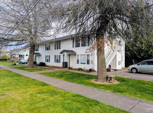 224 C St, Independence, OR 97351