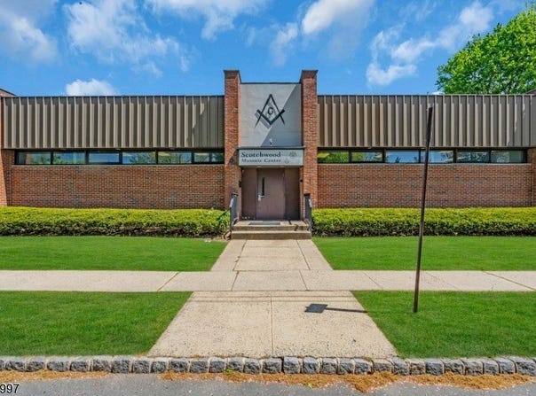301 Forest Rd, Scotch Plains Twp., NJ 07076-1218