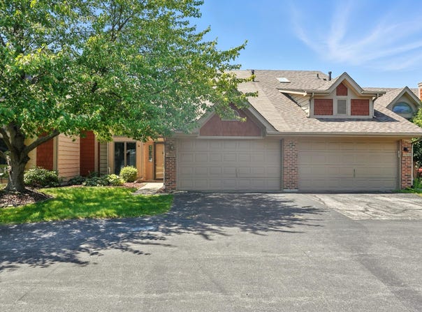 1908 Silver Creek Court, Crown Point, IN 46307