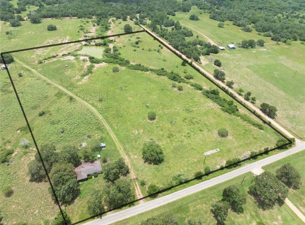 2337 CR 214, Hallettsville, TX 77964