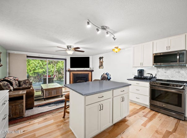 5421 W Fairway Ln, Rathdrum, ID 83858