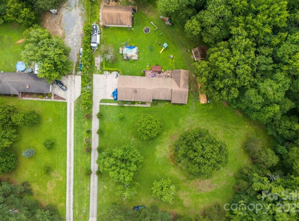 724 Catawba Circle N, Matthews, NC 28104
