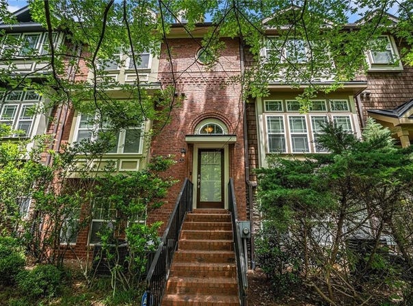 75 High Top Lane, Sandy Springs, GA 30328