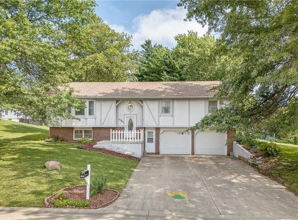 1041 Debbie Lane, Maryville, MO 64468