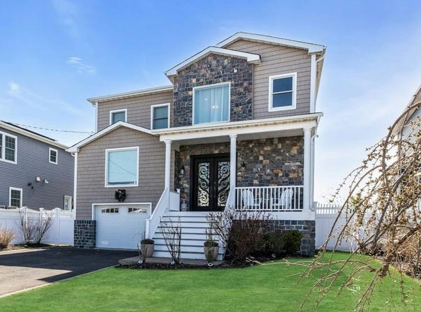3692 Ocean Avenue, Seaford, NY 11783