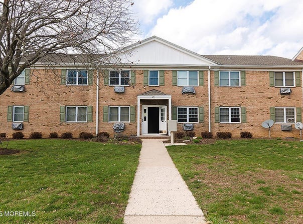 26 Windsor Terrace, Freehold, NJ 07728
