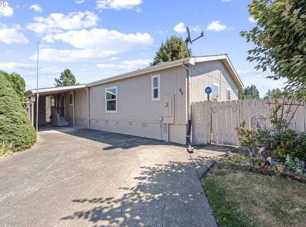 1000 S MCKERN CT, Newberg, OR 97132