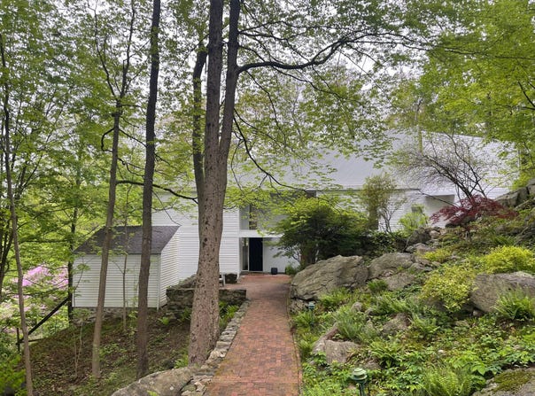 98 Hunting Ridge Road, Greenwich, CT 06831