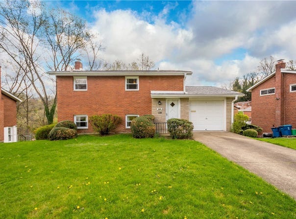 540 Lucia Dr, Wilkins Twp, PA 15221