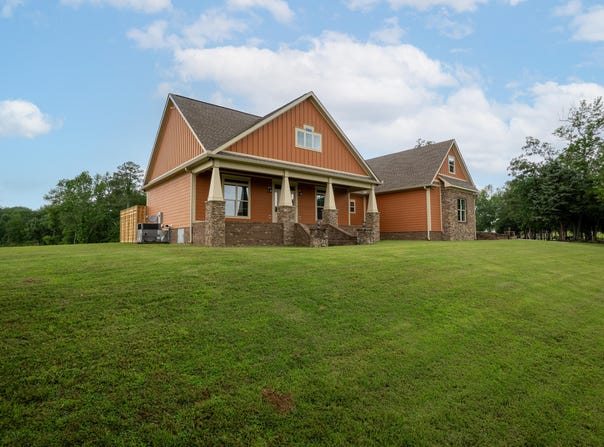 570 Mt Heights Ridge, Guntersville, AL 35976