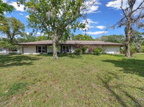 9000 SW 204th Circle, Dunnellon, FL 34431