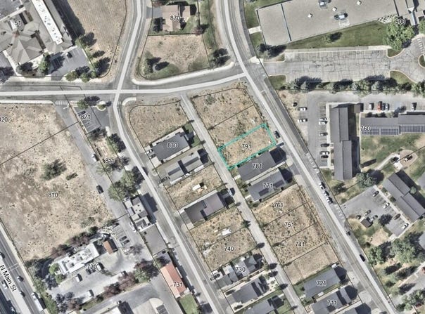 791 N 2nd Ave, Hailey, ID 83333