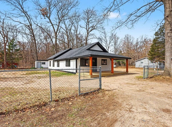 908 Grove Street, Pullman, MI 49450