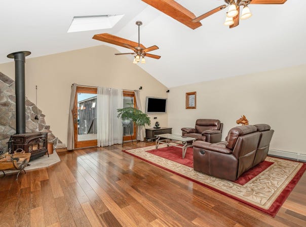 39 Central Avenue, Amityville, NY 11701