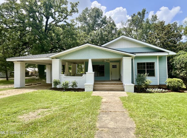 708 Lee Avenue, Crystal Springs, MS 39059