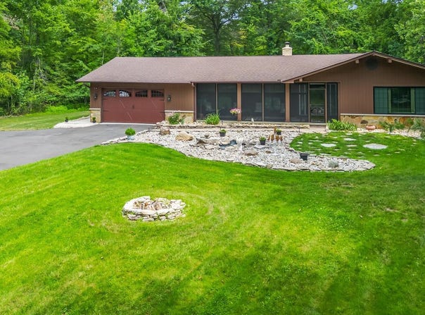 8136 KENNEDY Road, Blacklick, OH 43004