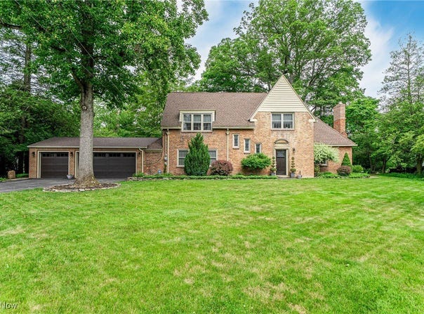 7894 Oakhurst Circle, Brecksville, OH 44141