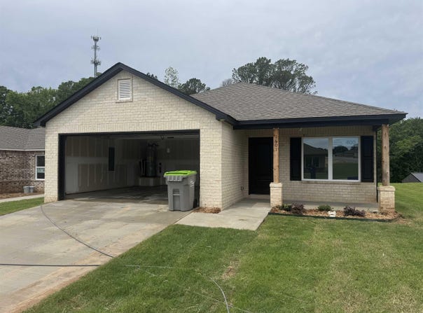 1601 Rambling Brook Drive, Benton, AR 72015