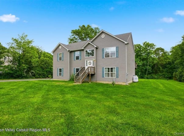 201 Kingsview Highway, Wallkill, NY 12589