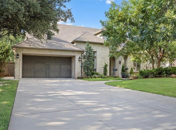 1717 Dorchester Place, Nichols Hills, OK 73120