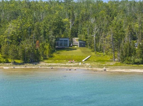 2960 W US 23, CHEBOYGAN, MI 49721