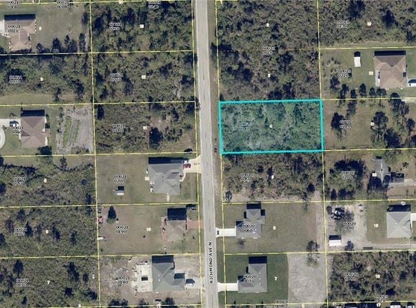 916 Richmond Avenue N, Lehigh Acres, FL 33972