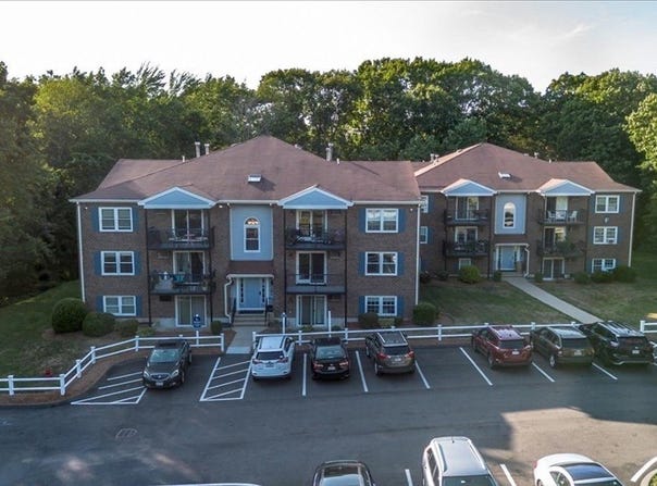 610 S Franklin St, Holbrook, MA 02343