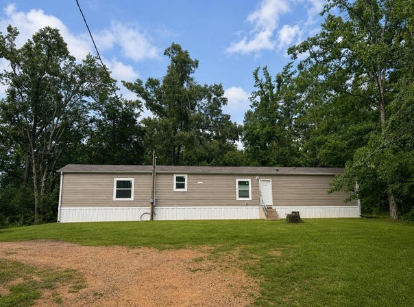 4080 PYBURNS Dr, Savannah, TN 38372
