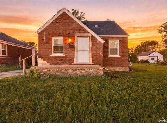 15300 Faircrest Street, Detroit, MI 48205