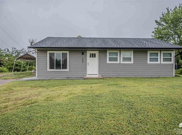 102 Riverview Drive, Junction City, KS 66441