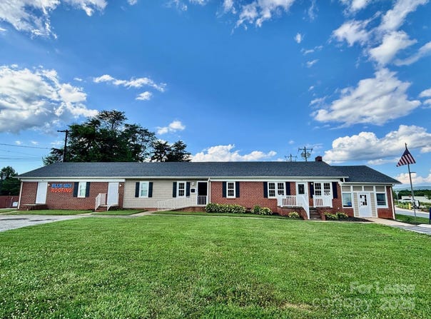75 Rink Dam Road, Hickory, NC 28601