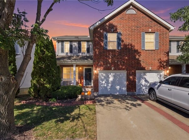1224 SW Wysteria Drive, Lee's Summit, MO 64082
