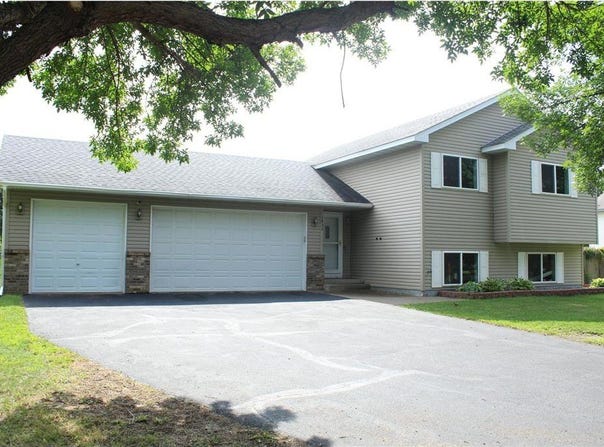 1432 Zachary Street S, Cambridge, MN 55008