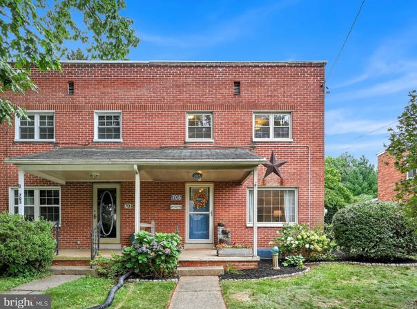 705 SKYLINE DRIVE, LANCASTER, PA 17601