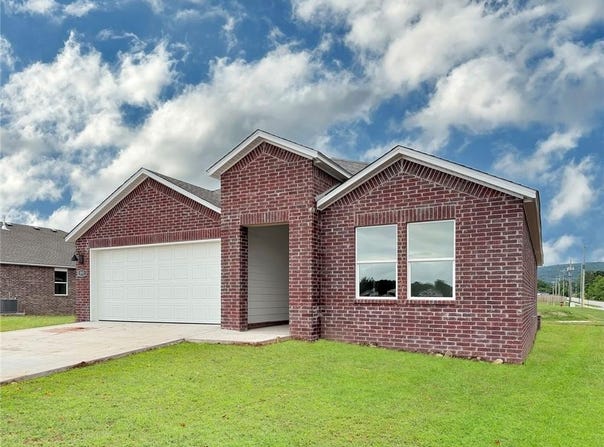 573 Arizona  ST, Farmington, AR 72730