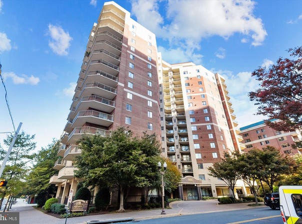 901 N MONROE STREET, ARLINGTON, VA 22201