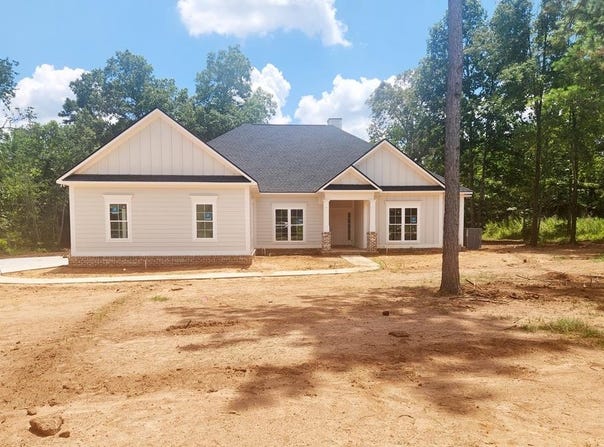 232 Tupelo Dr., Leesburg, GA 31763