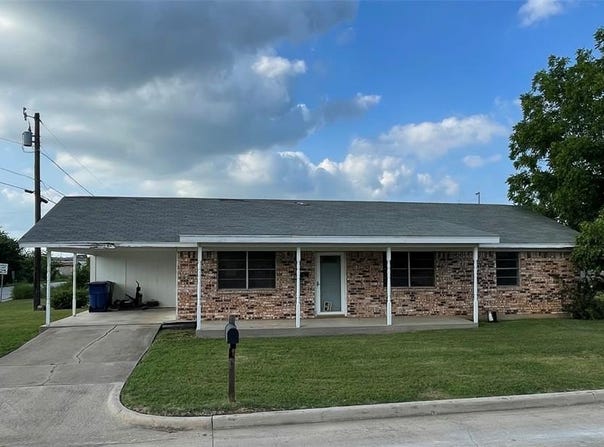 1001 Newby Avenue, Bridgeport, TX 76426