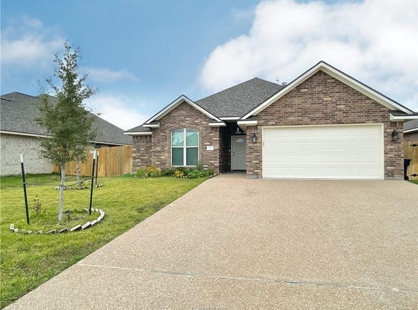 1017 Dove Chase Lane, College Station, TX 77845