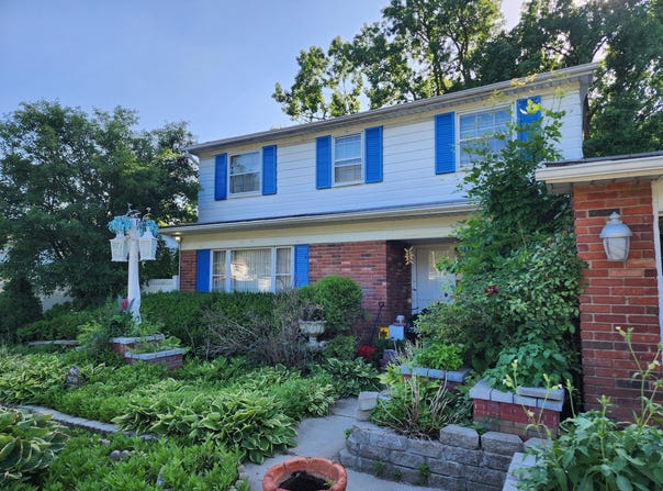 29749 N Rutherland Street, Southfield, MI 48076