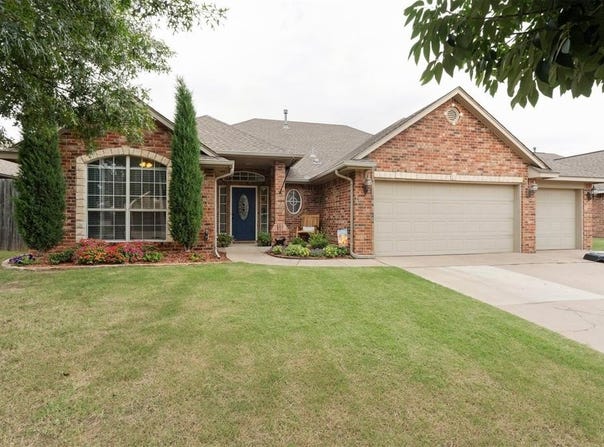 8809 NW 114th Circle, Oklahoma City, OK 73162